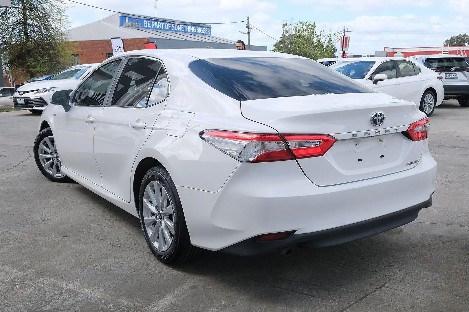 2020 Toyota Camry Gallery Image 2