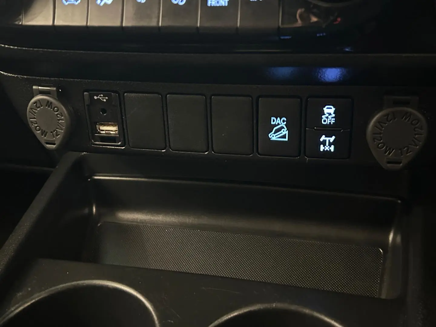 2022 Toyota Hilux Gallery Image 20