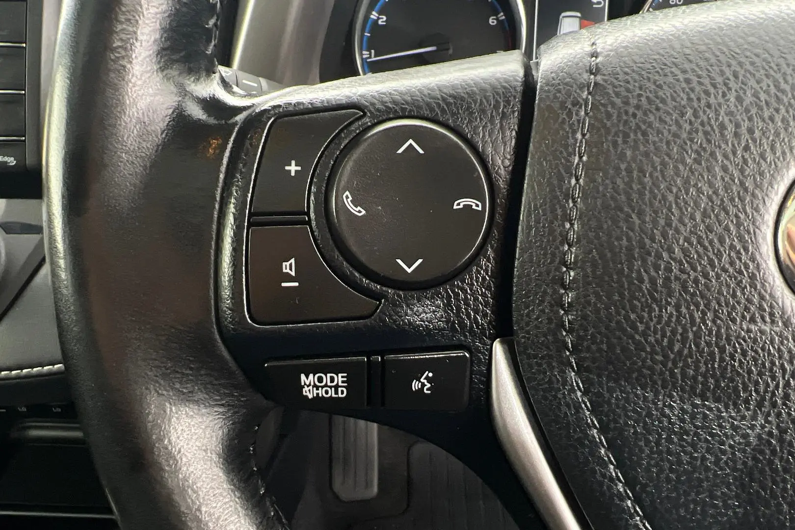 2018 Toyota RAV4 Gallery Image 17