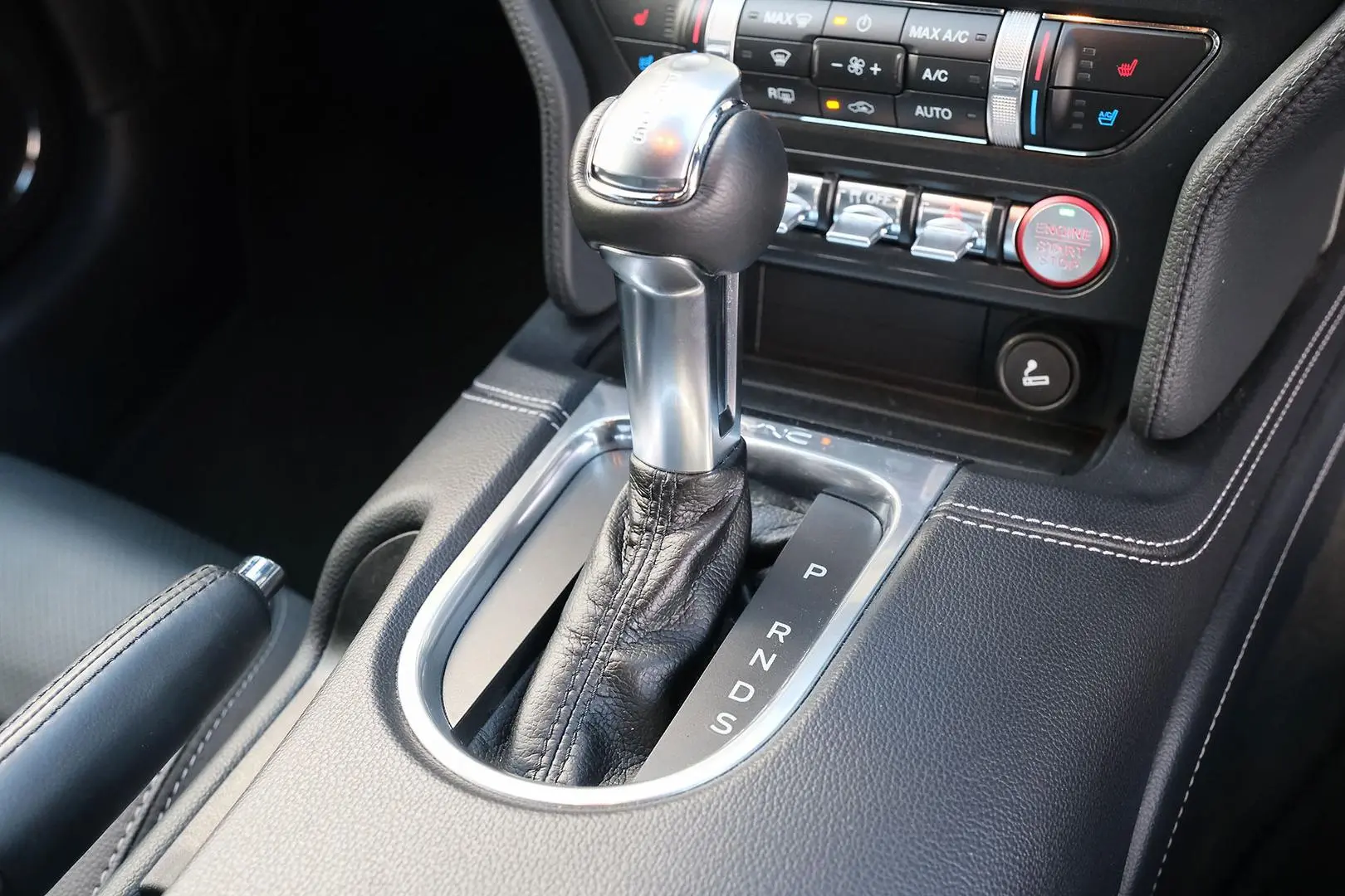 2018 Ford Mustang Gallery Image 17