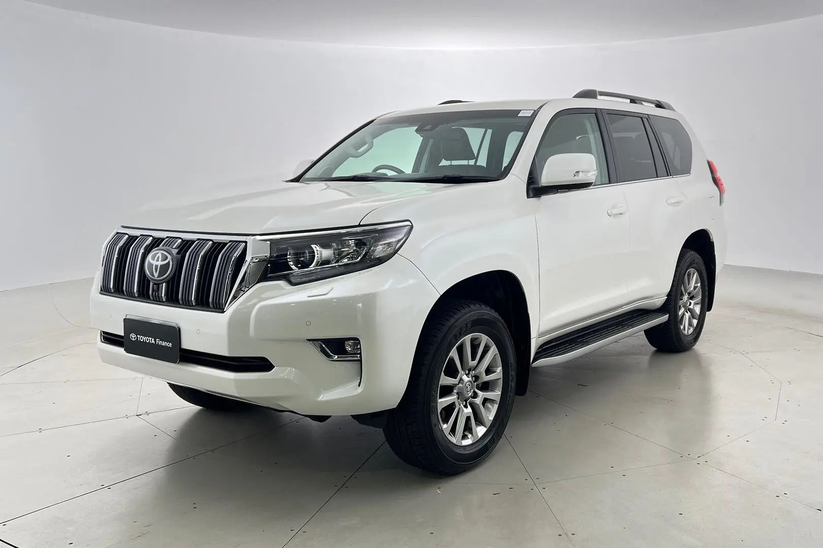 2021 Toyota Landcruiser Prado Gallery Image 9