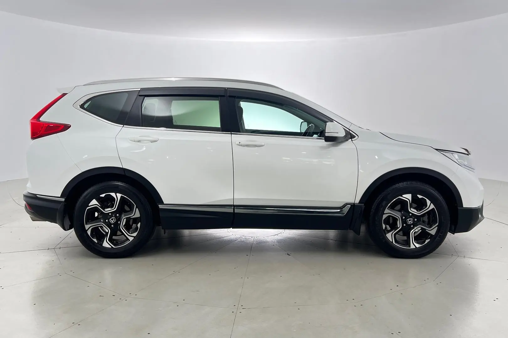 2017 Honda CR-V Gallery Image 4