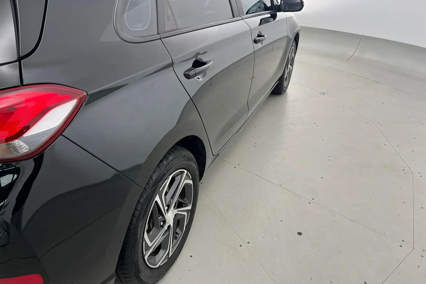 2021 Hyundai i30 Gallery Image 5