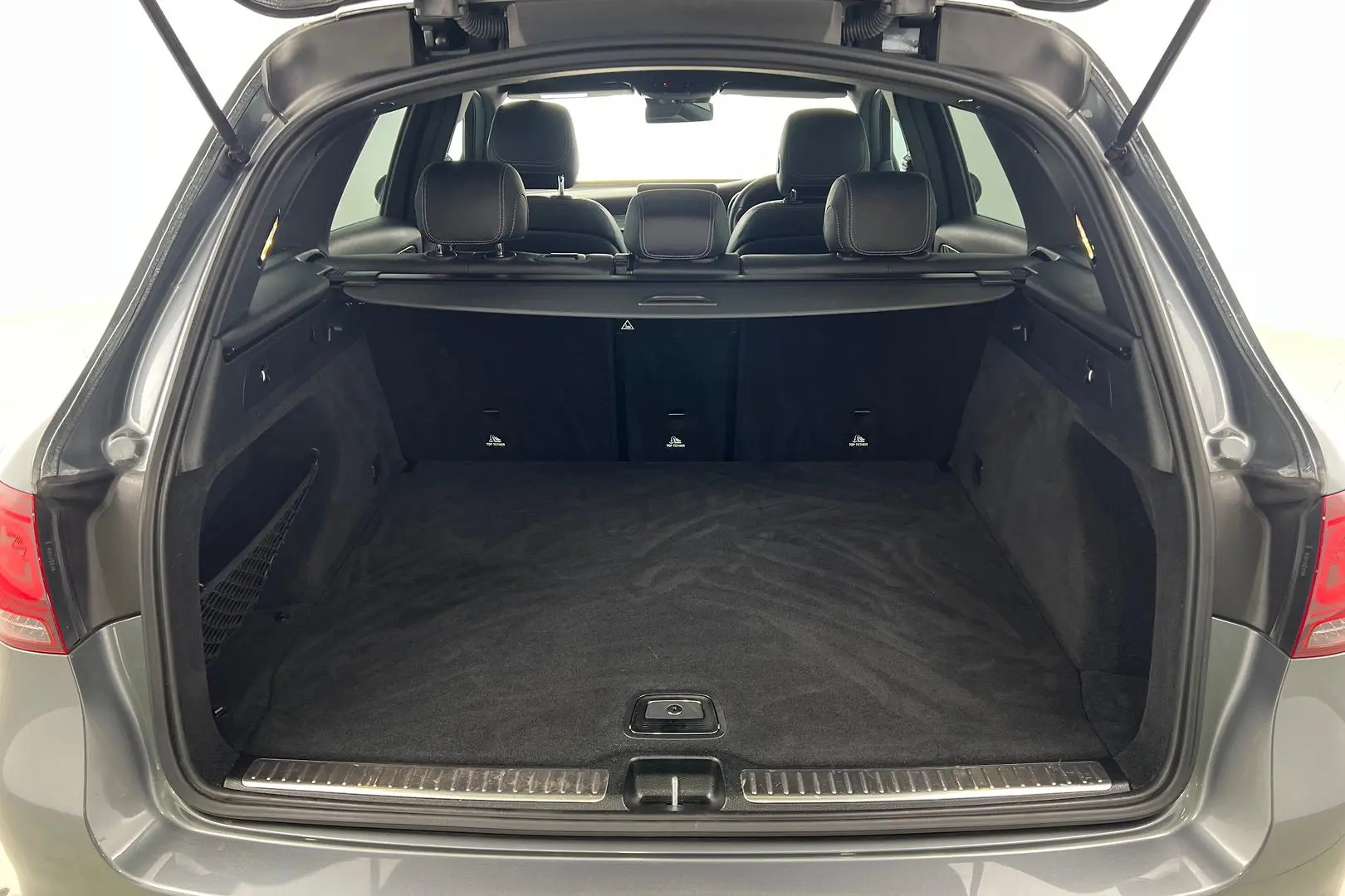 2021 Mercedes-Benz GLC-Class Gallery Image 24