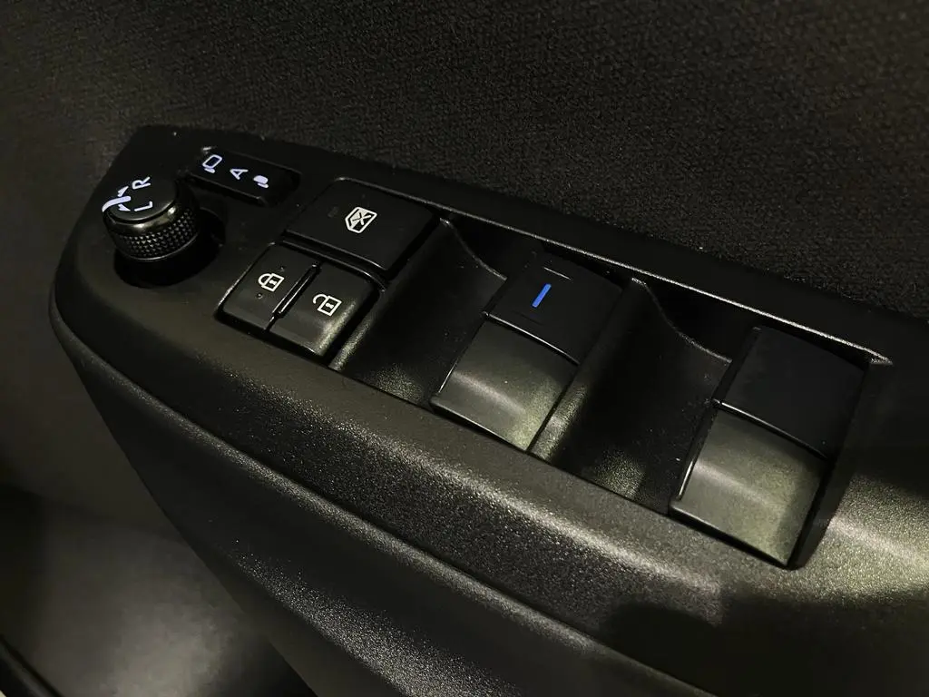 2023 Toyota Yaris Cross Gallery Image 14