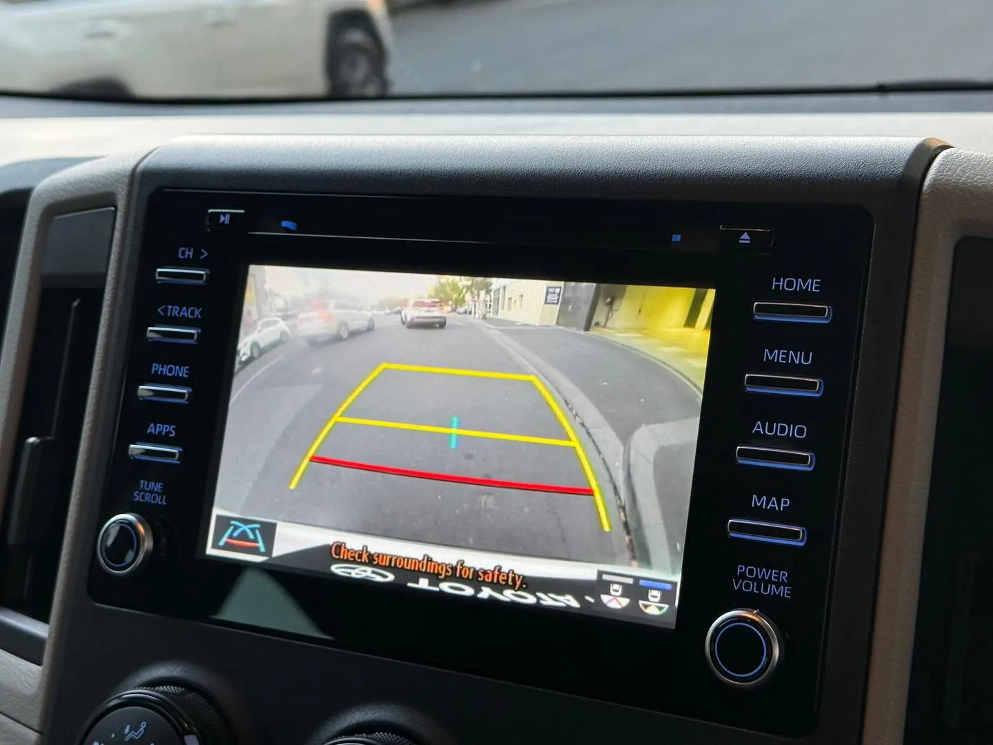 2019 Toyota Hiace Gallery Image 21