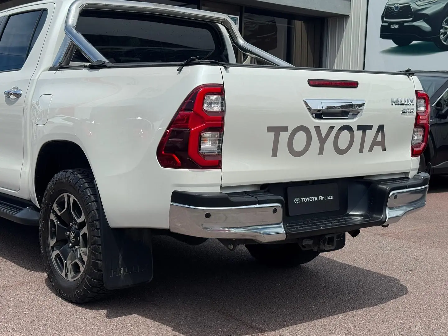 2020 Toyota Hilux Gallery Image 8