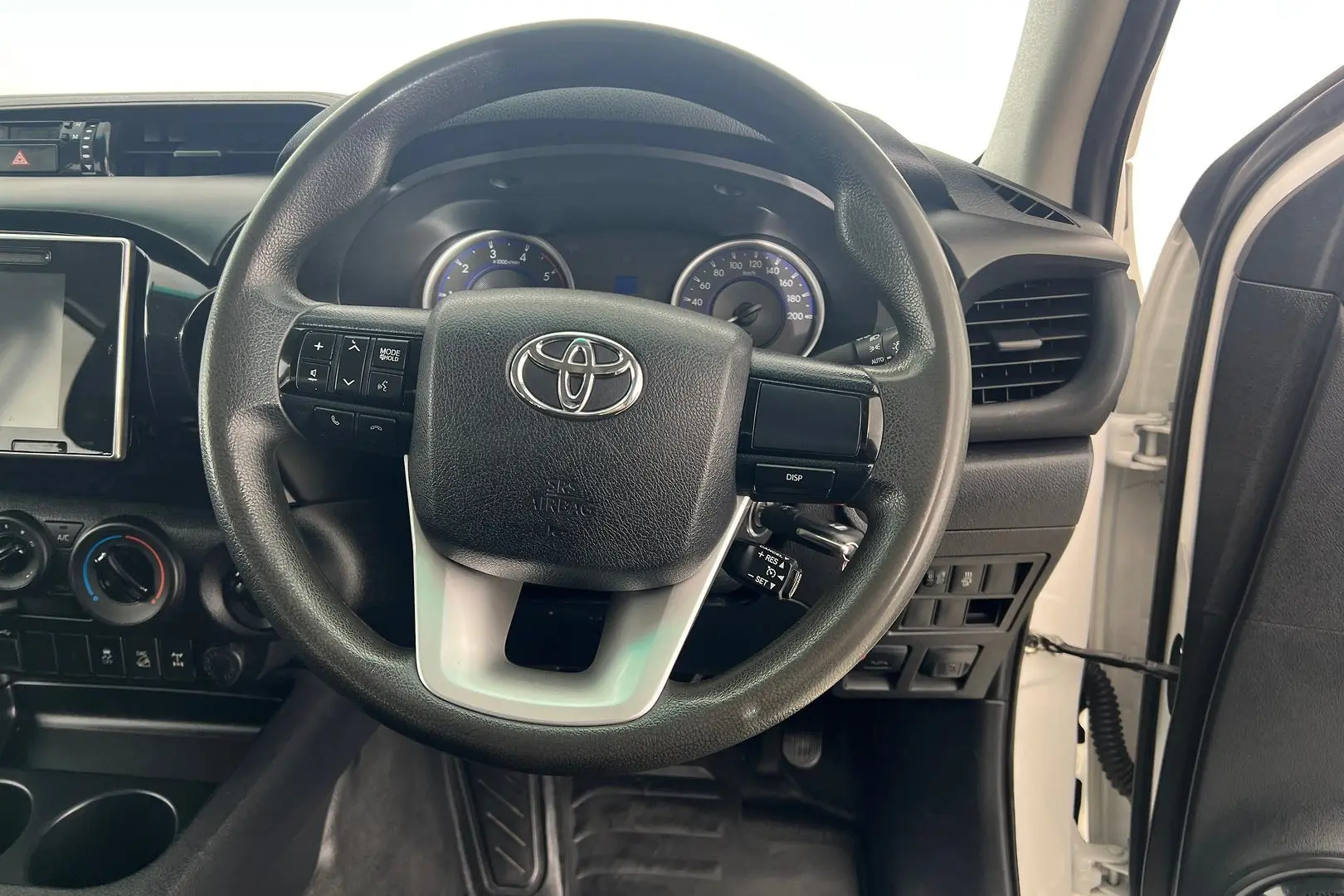 2017 Toyota Hilux Gallery Image 22