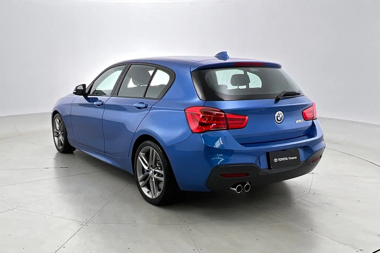 2018 BMW 1 Series Image 2