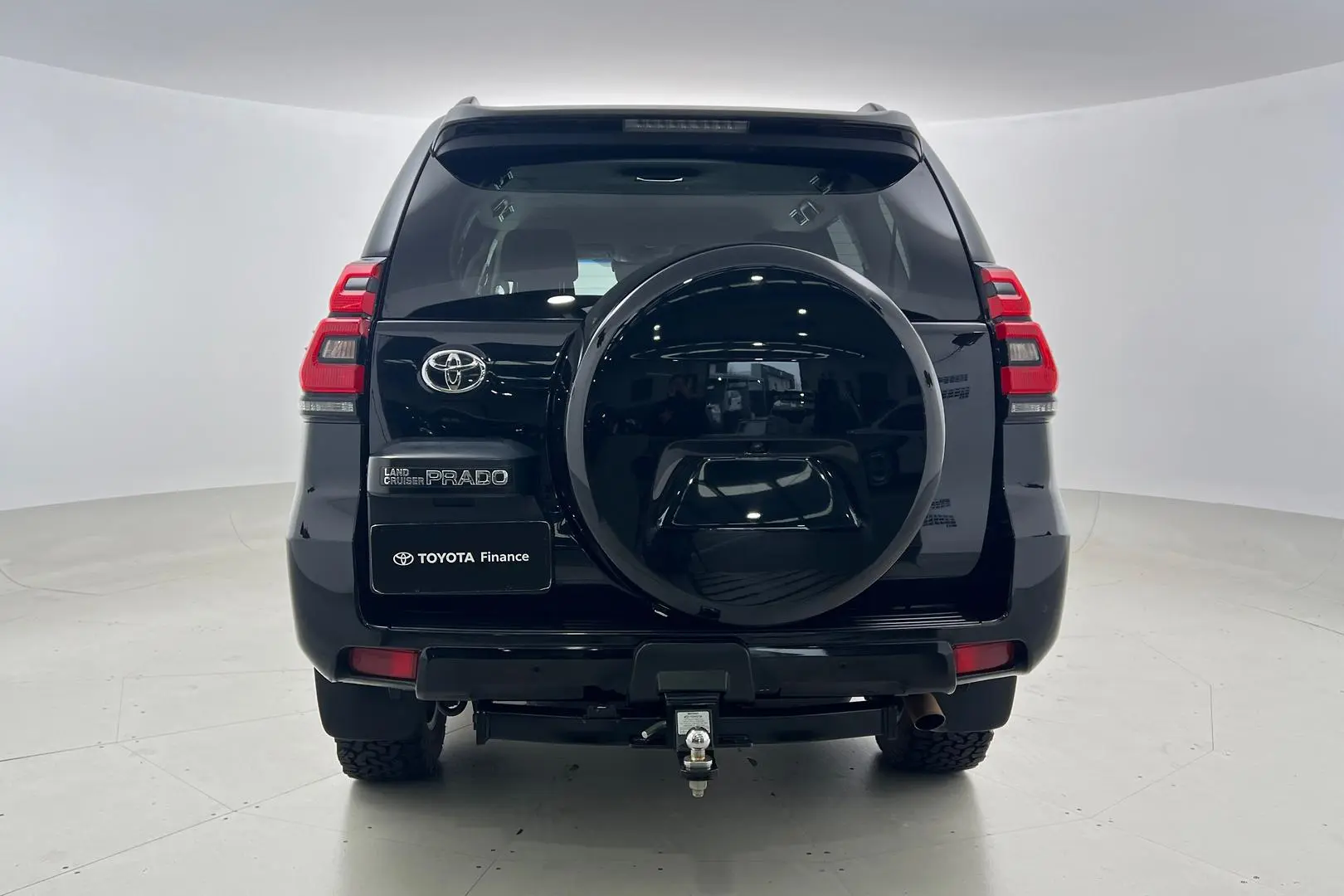 2018 Toyota Landcruiser Prado Gallery Image 6