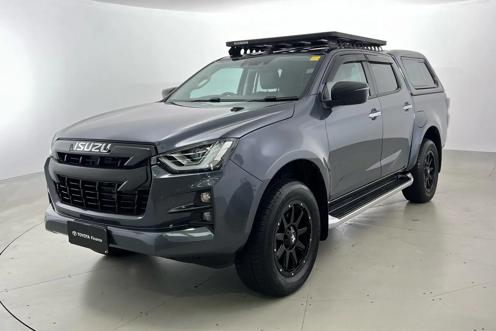2022 Isuzu D-MAX Gallery Image 9