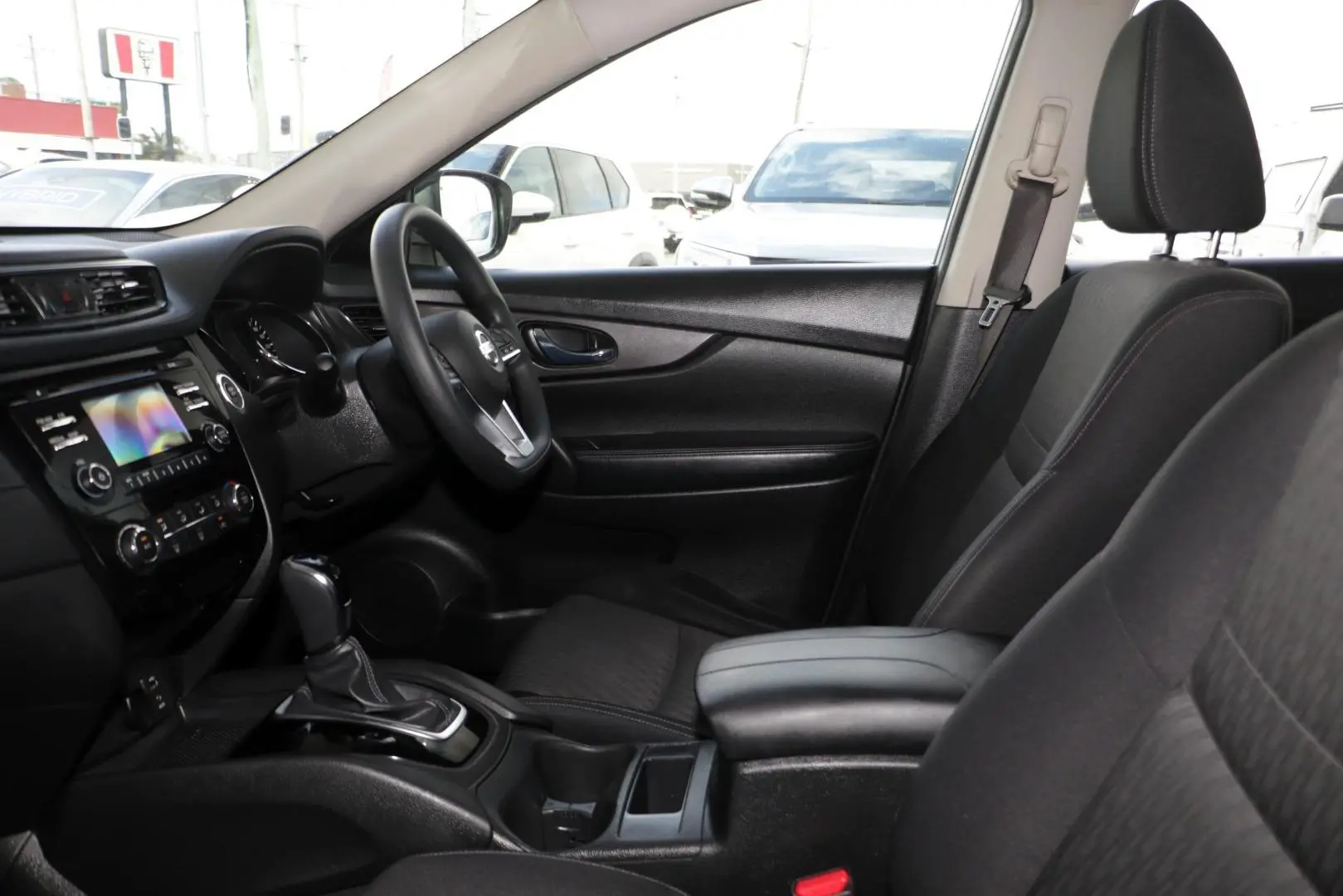 2018 Nissan X-TRAIL Gallery Image 8