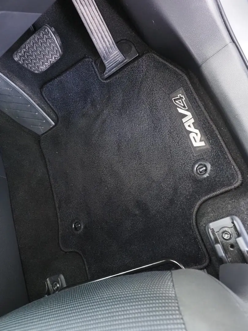 2024 Toyota RAV4 Gallery Image 21