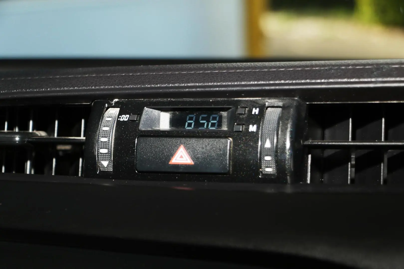 2022 Toyota Hilux Gallery Image 15