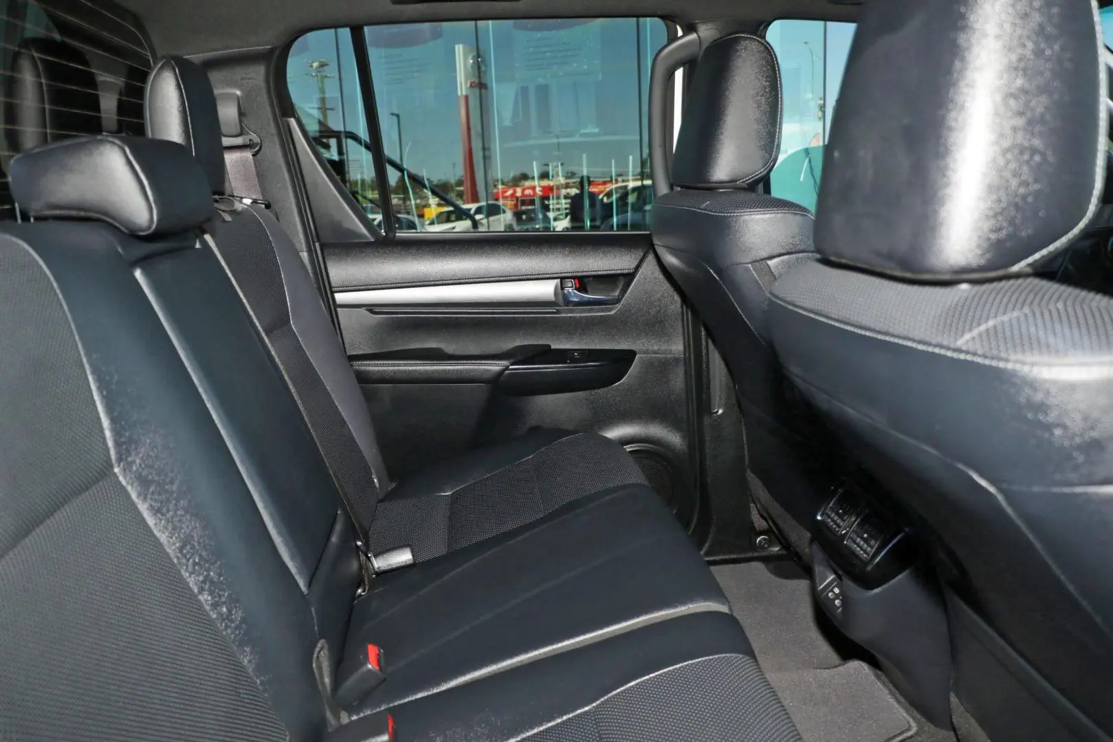 2025 Toyota Hilux Gallery Image 11
