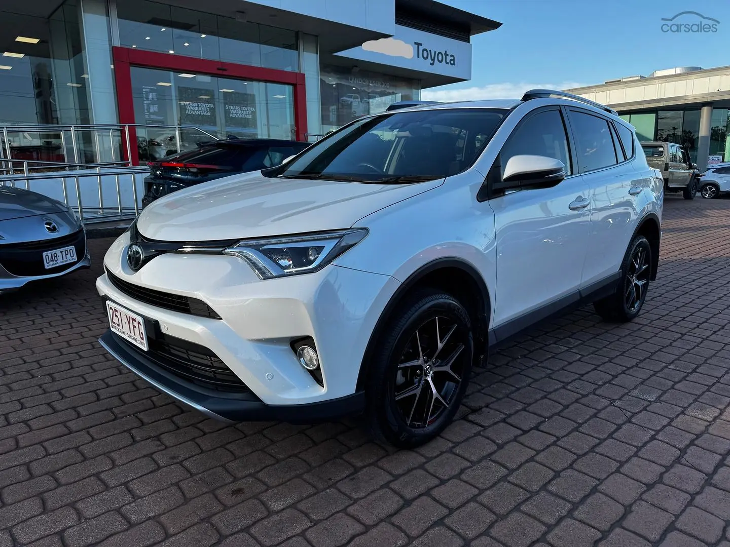 2018 Toyota RAV4 Image 9