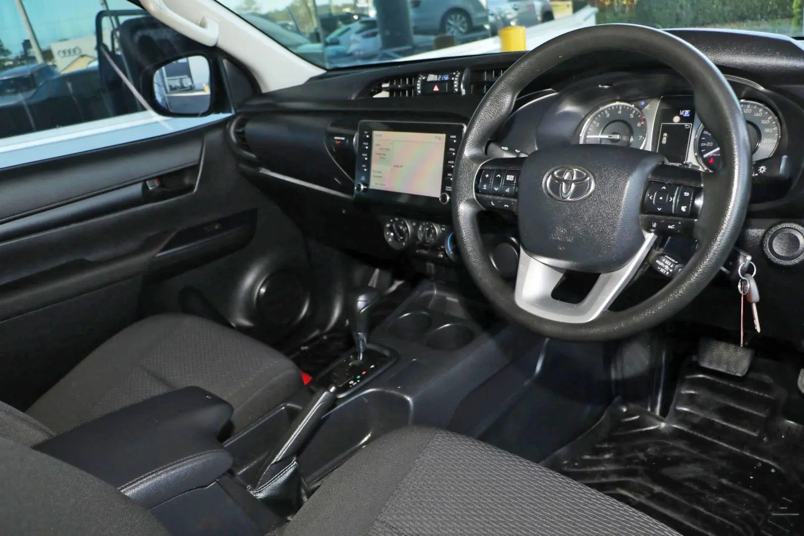 2022 Toyota Hilux Gallery Image 6