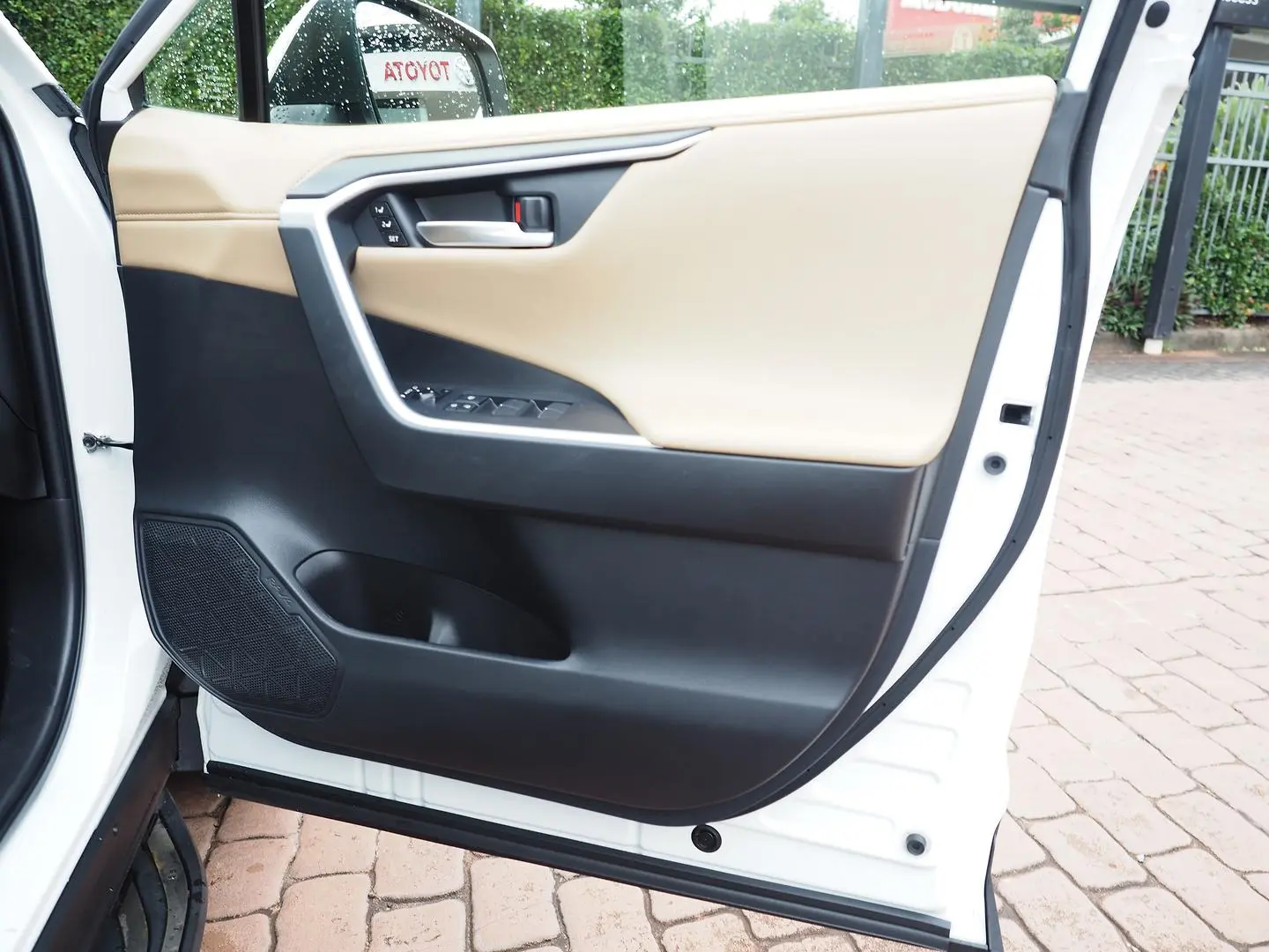 2021 Toyota RAV4 Gallery Image 23