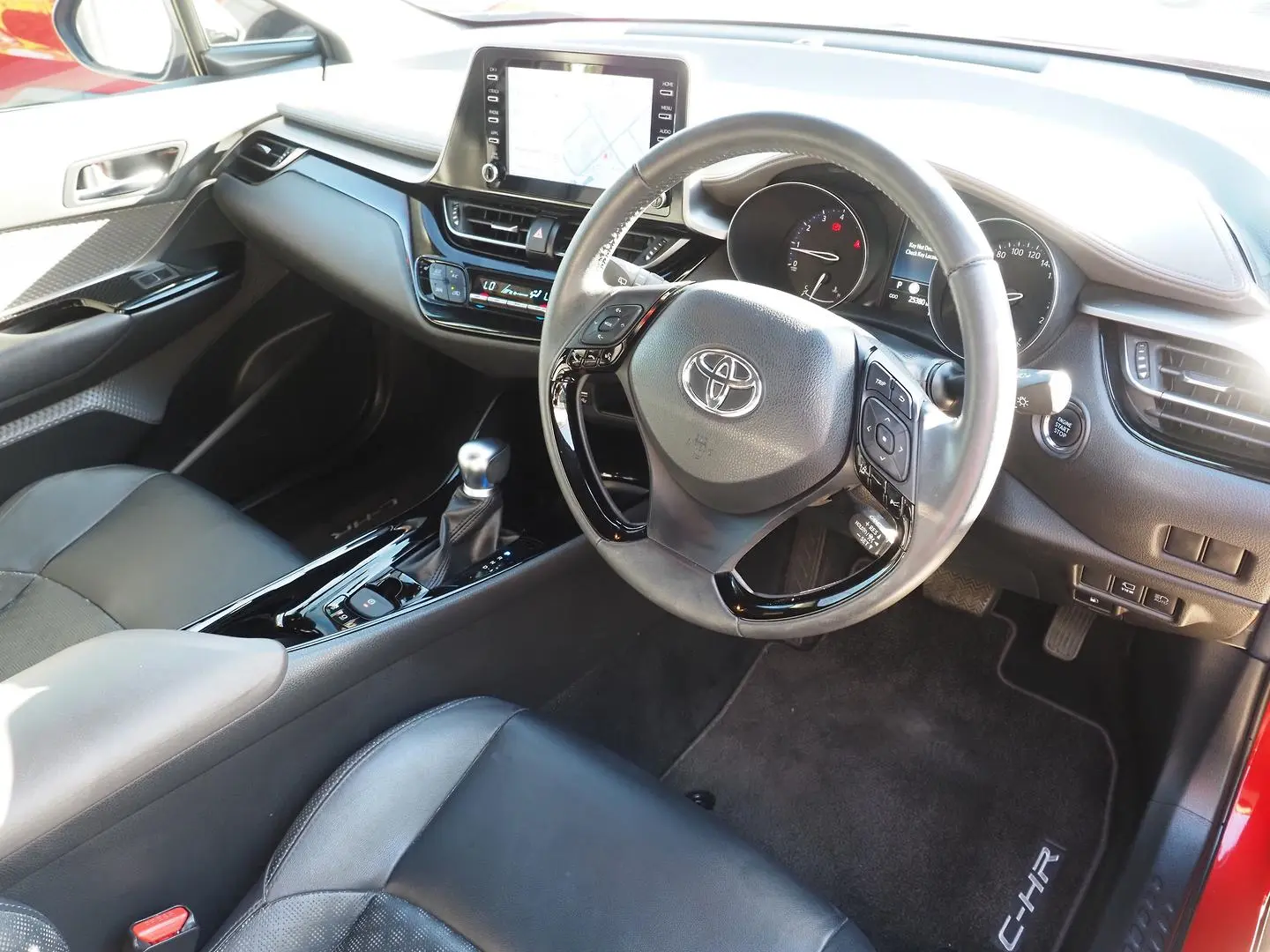 2022 Toyota C-HR Gallery Image 4