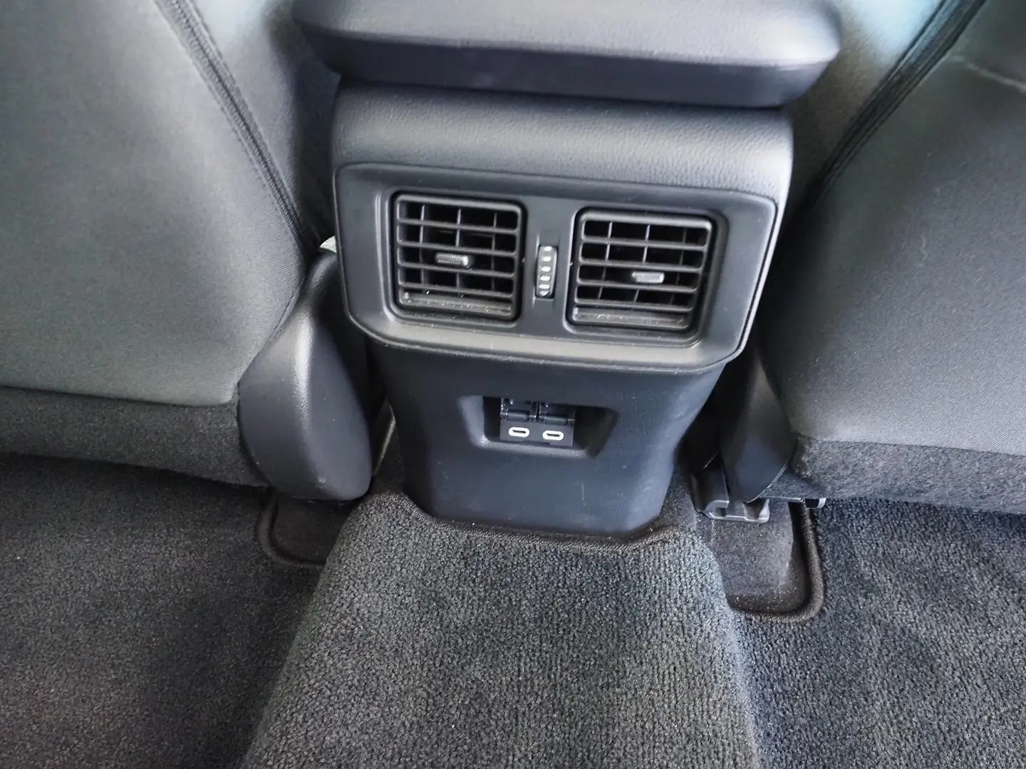 2024 Toyota RAV4 Gallery Image 15