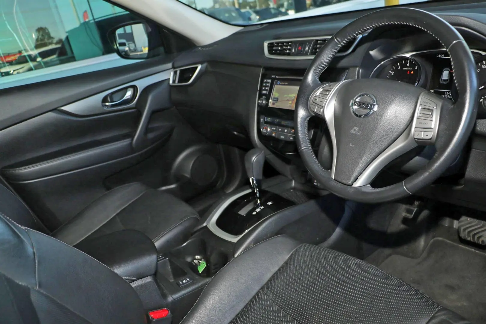 2015 Nissan X-TRAIL Gallery Image 6