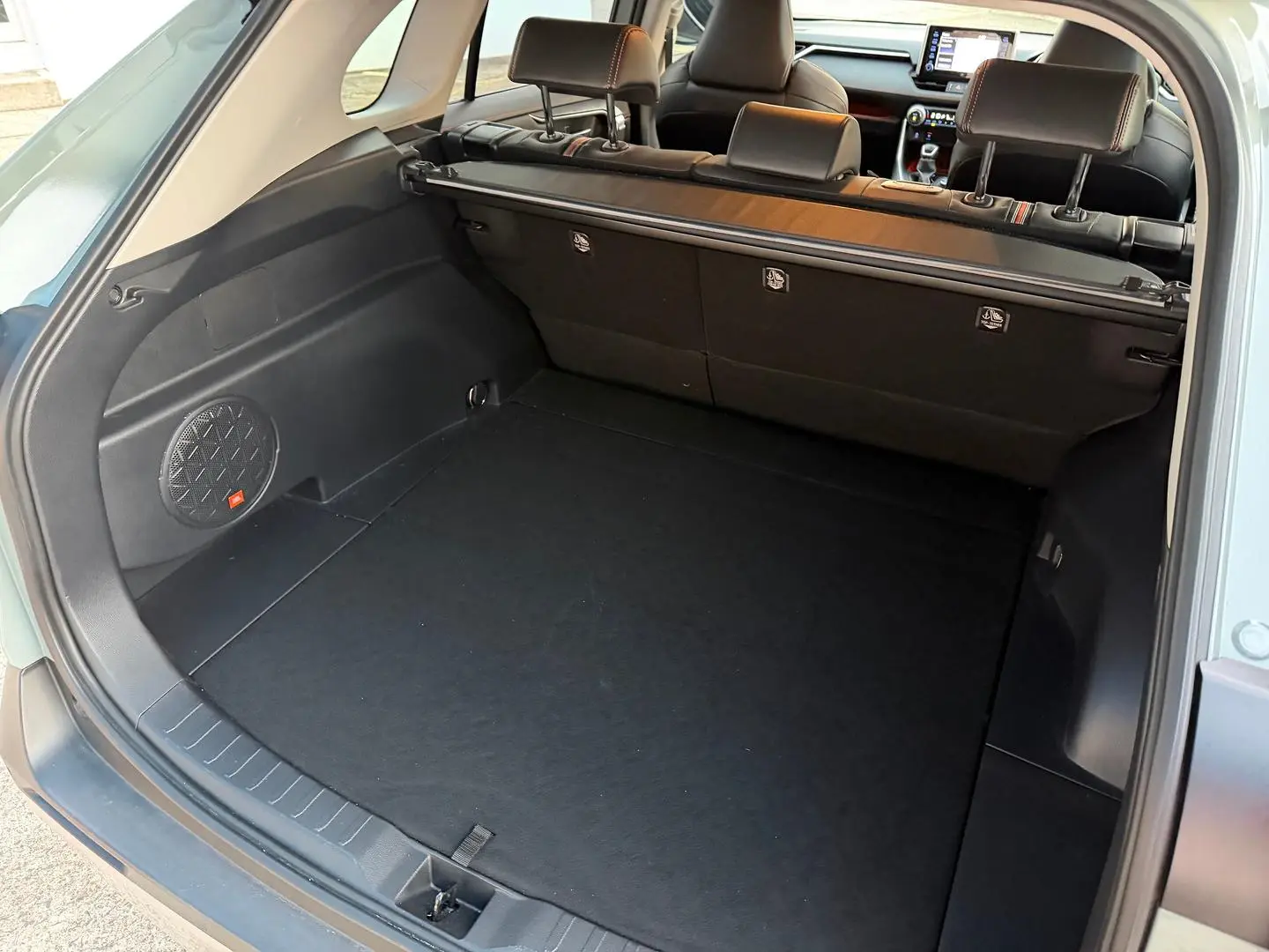 2020 Toyota RAV4 Gallery Image 16