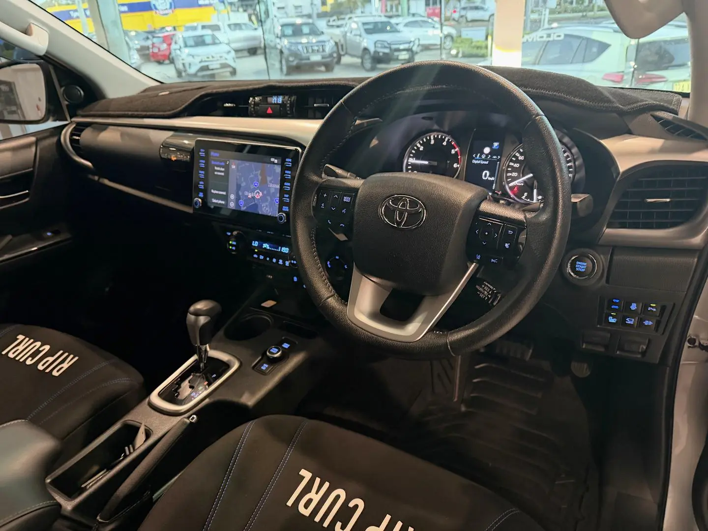 2025 Toyota Hilux Gallery Image 4
