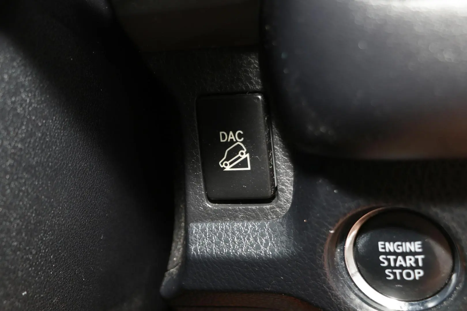 2015 Toyota RAV4 Gallery Image 15