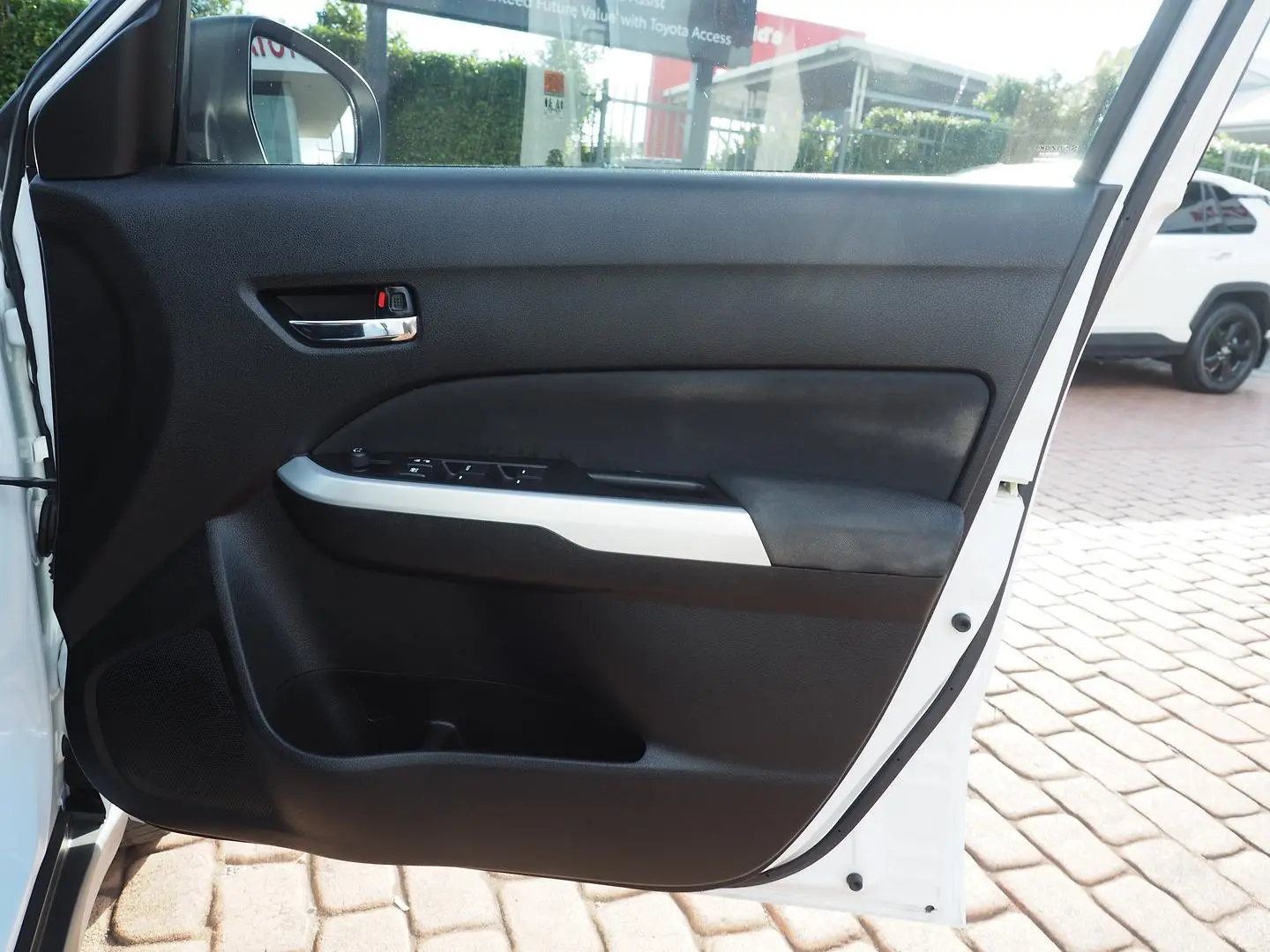 2017 Suzuki Vitara Gallery Image 13