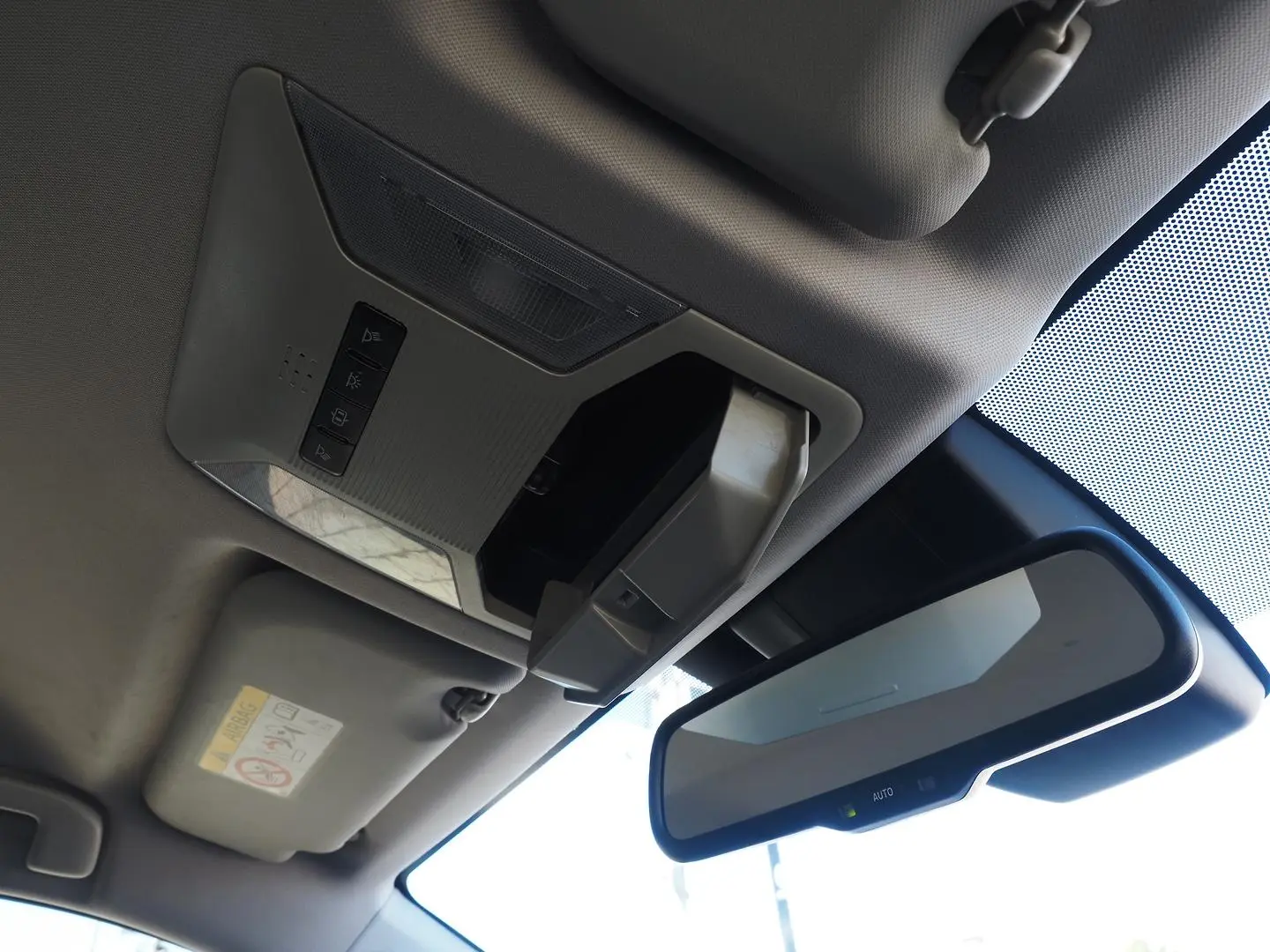 2019 Toyota RAV4 Gallery Image 24