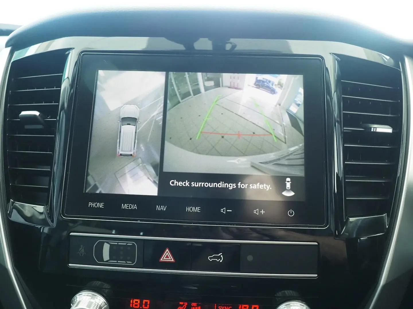 2022 Mitsubishi Pajero Sport Gallery Image 30