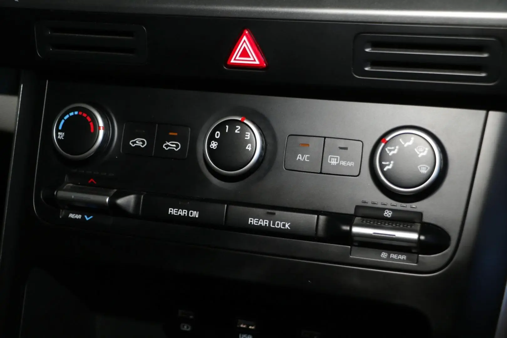 2022 Kia Carnival Gallery Image 17