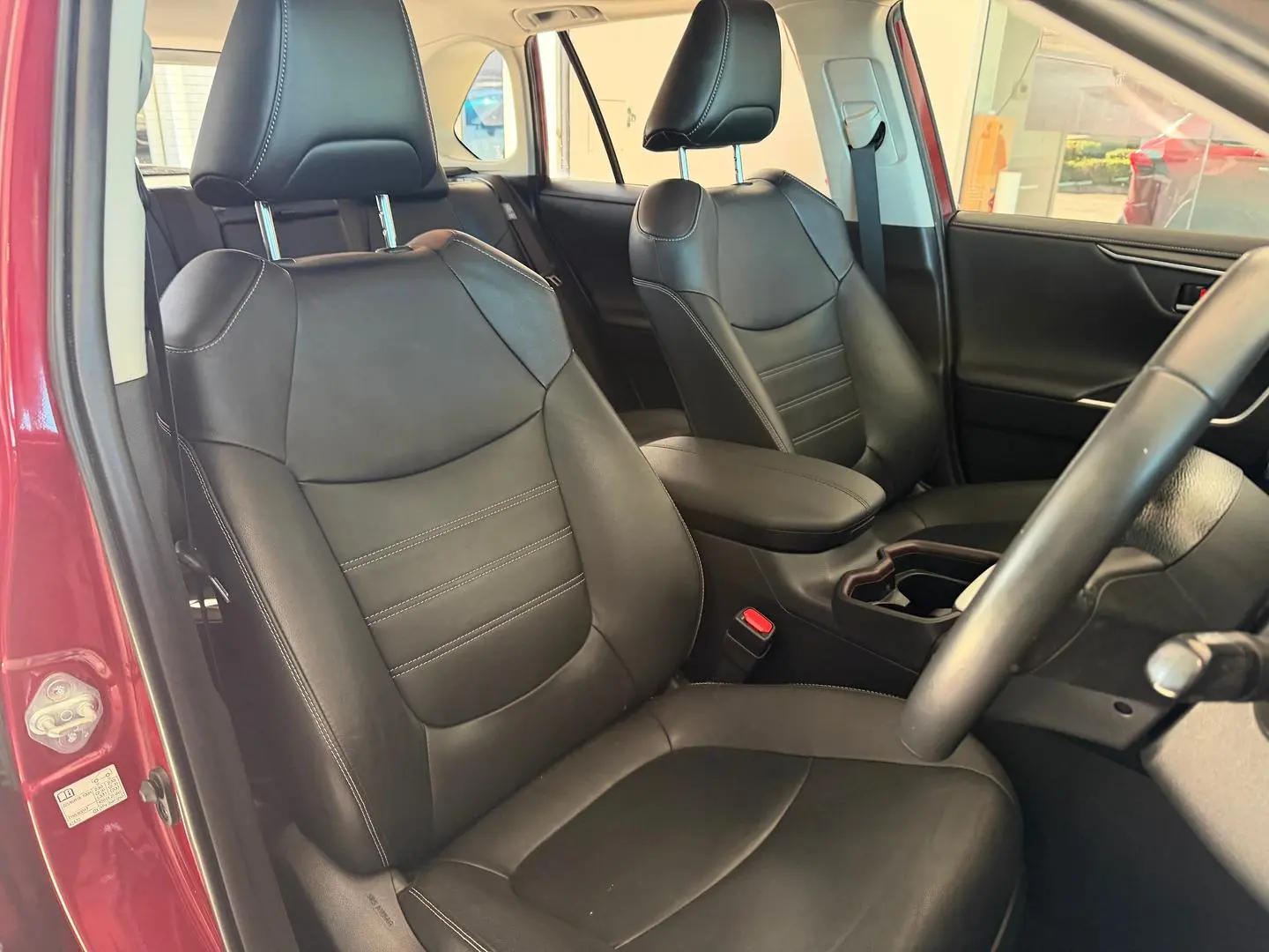 2020 Toyota RAV4 Gallery Image 9
