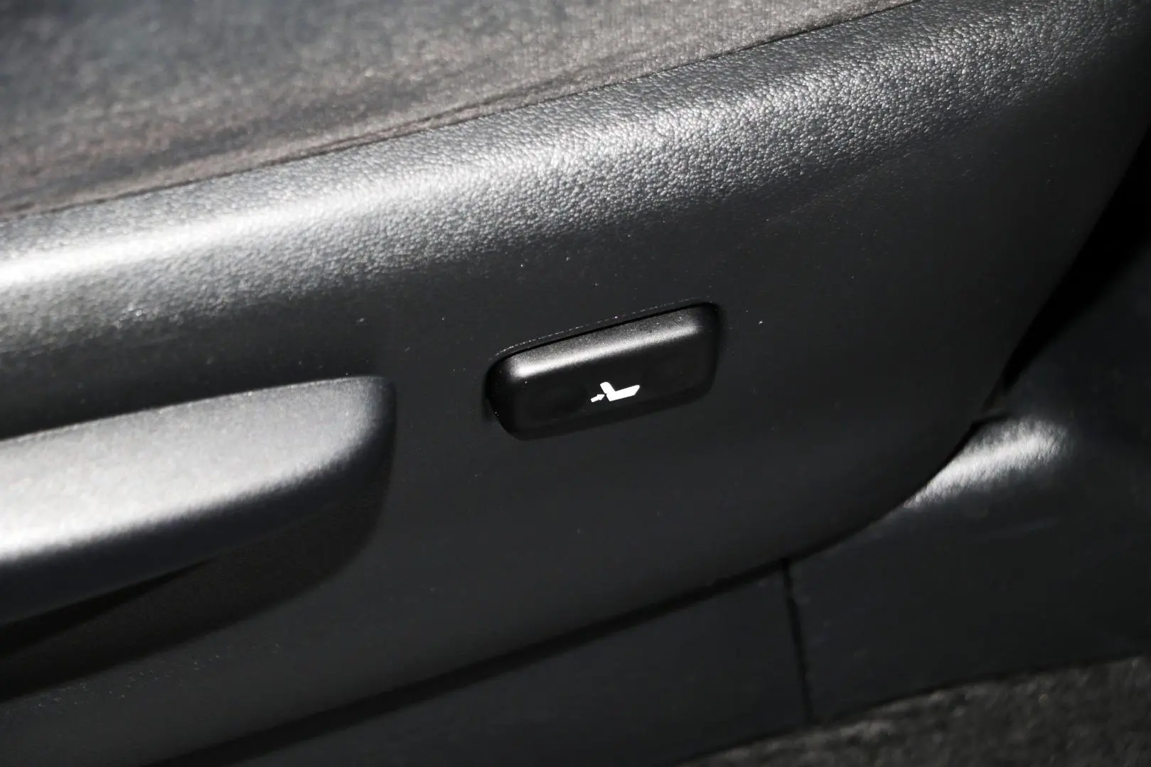 2018 Toyota Landcruiser Prado Gallery Image 17