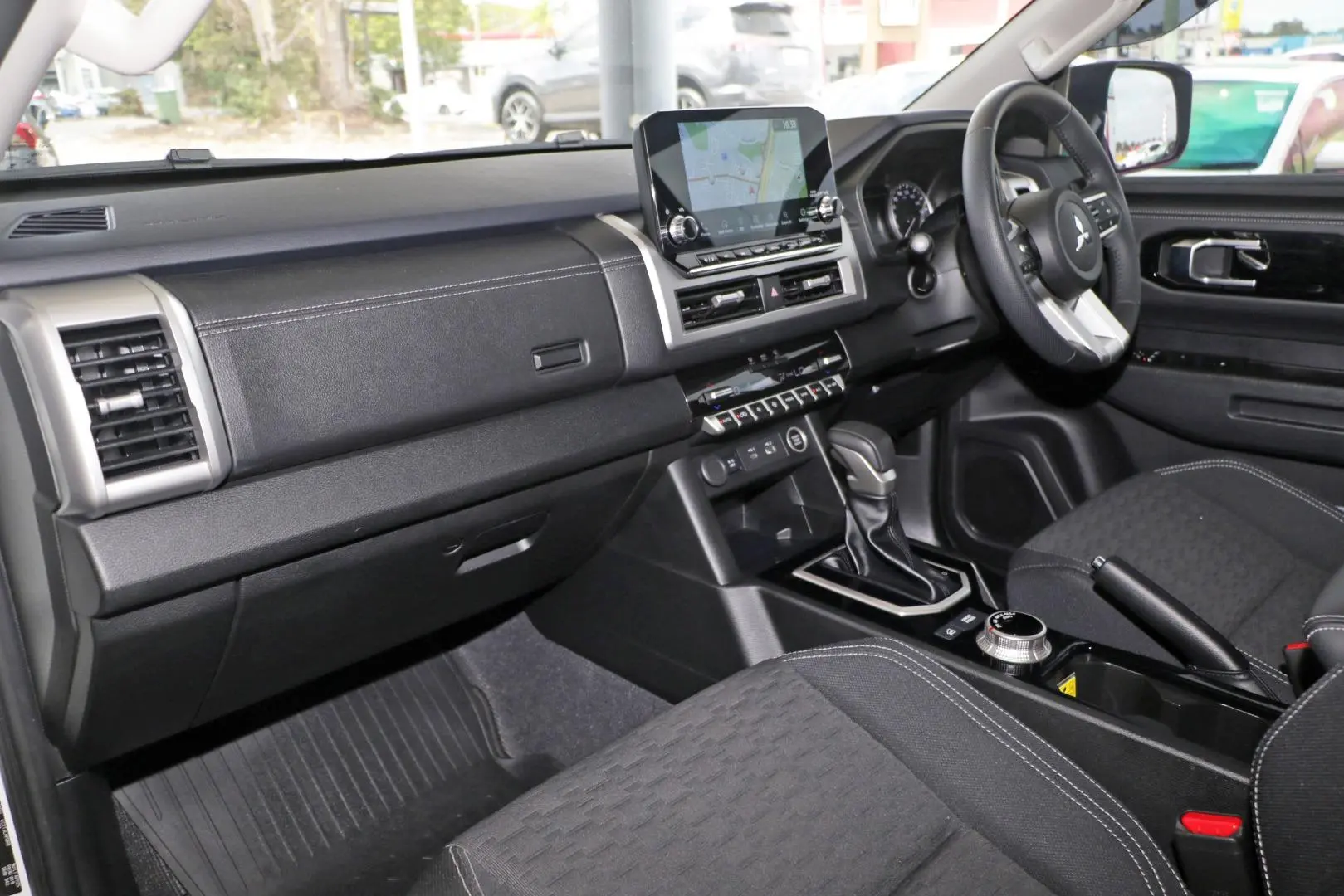 2025 Mitsubishi Triton Gallery Image 7