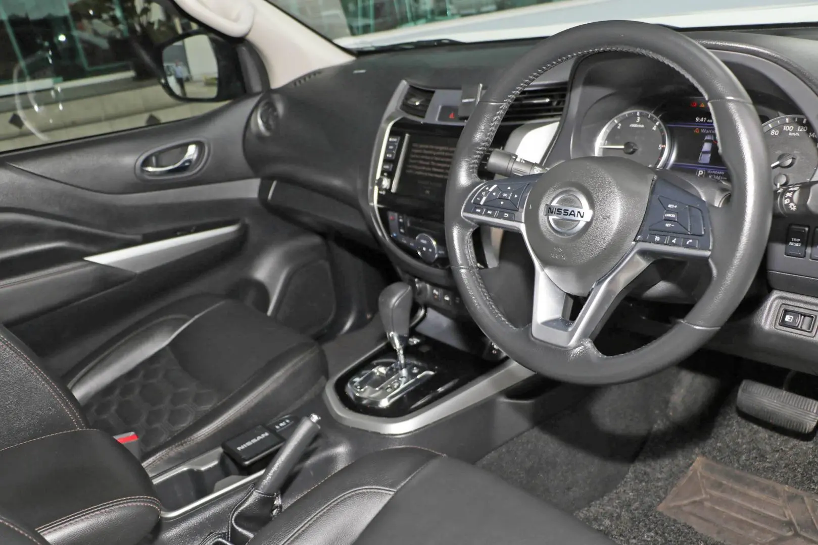 2022 Nissan Navara Gallery Image 6