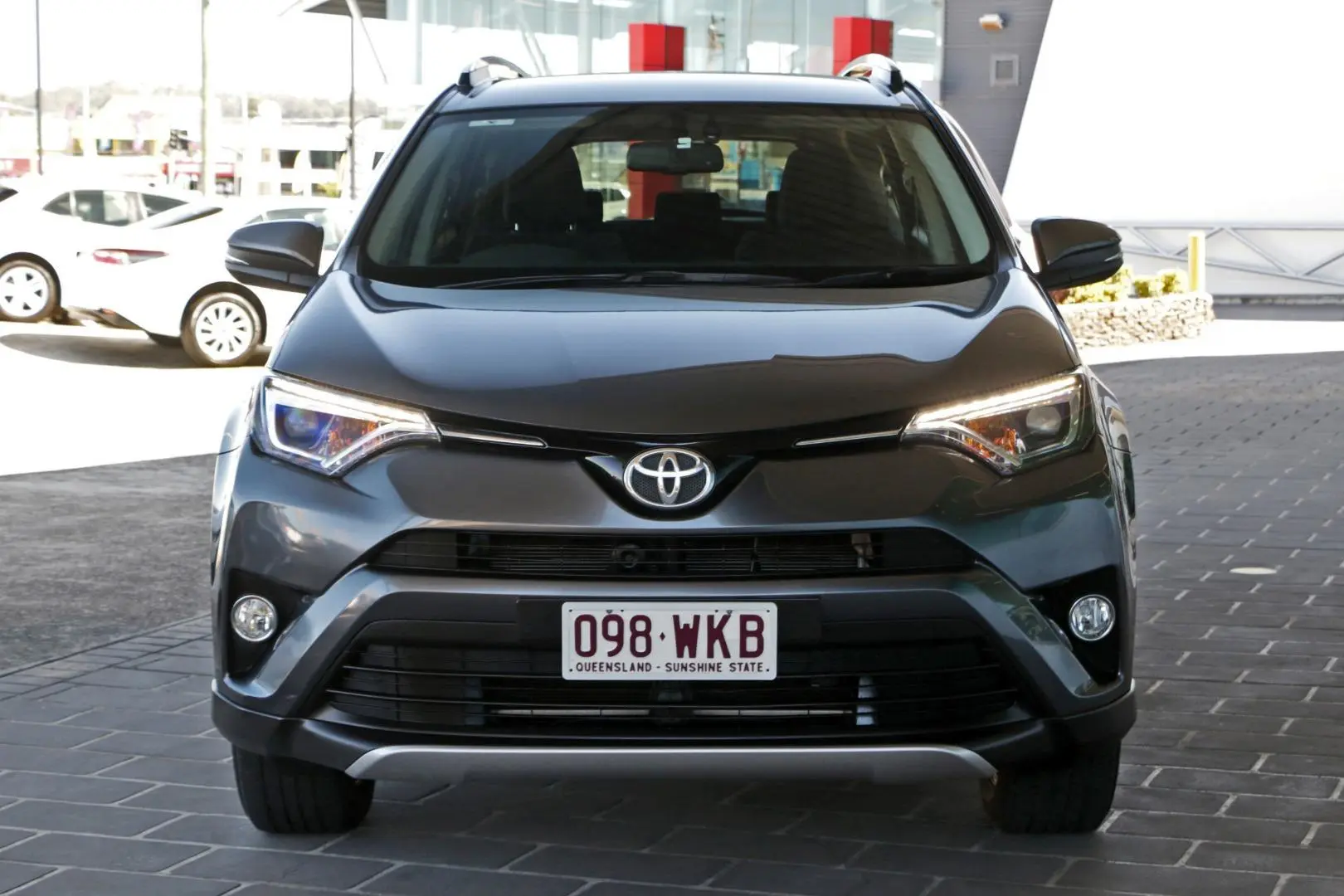 2016 Toyota RAV4 Gallery Image 3