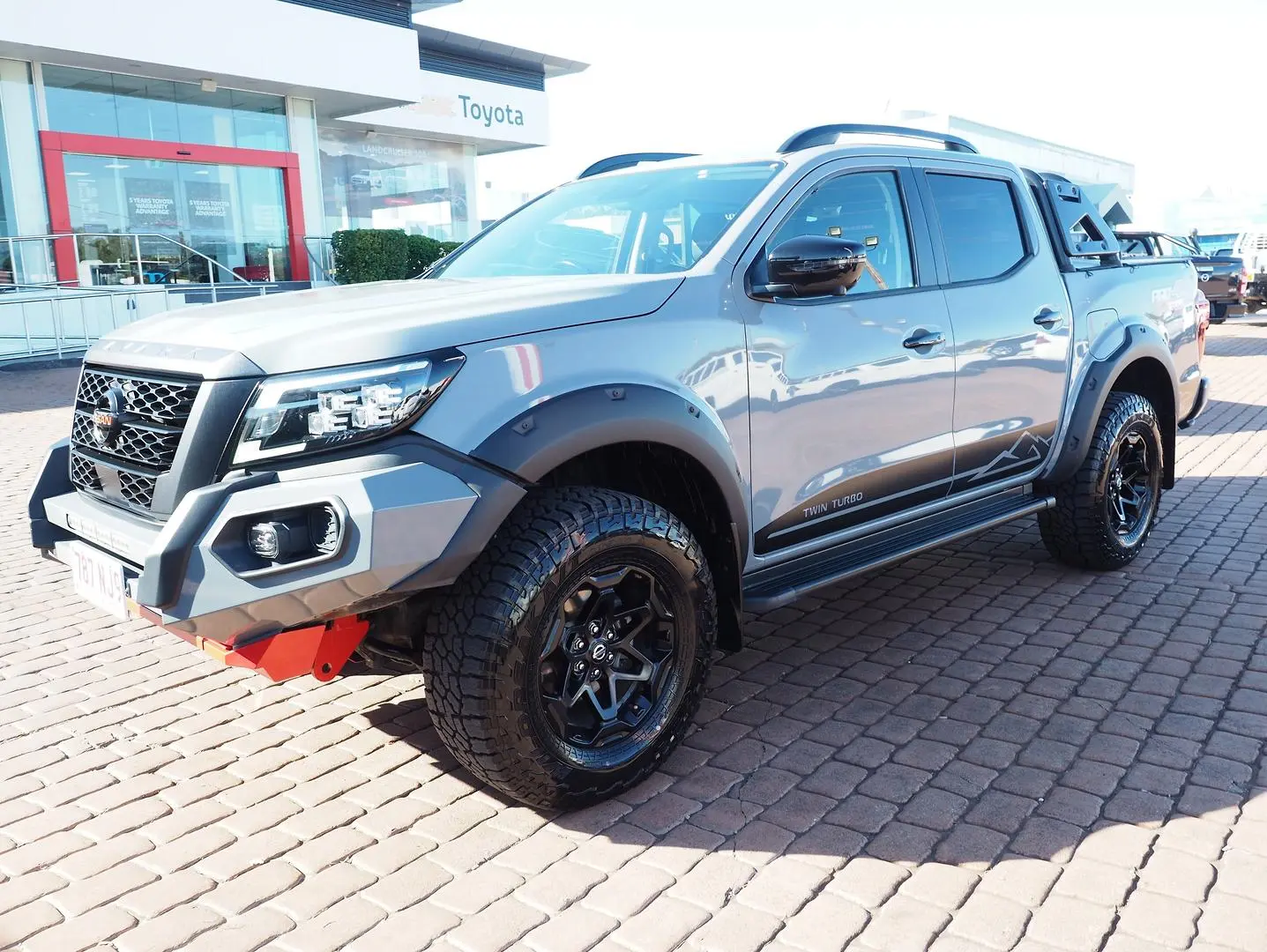 2021 Nissan Navara Gallery Image 6