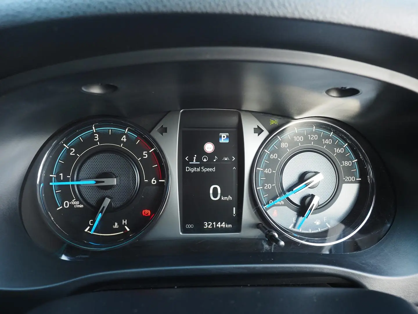 2025 Toyota Hilux Gallery Image 29