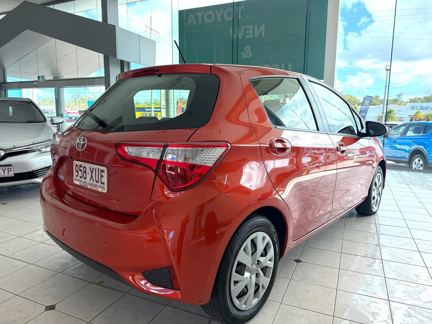 2017 Toyota Yaris Gallery Image 7