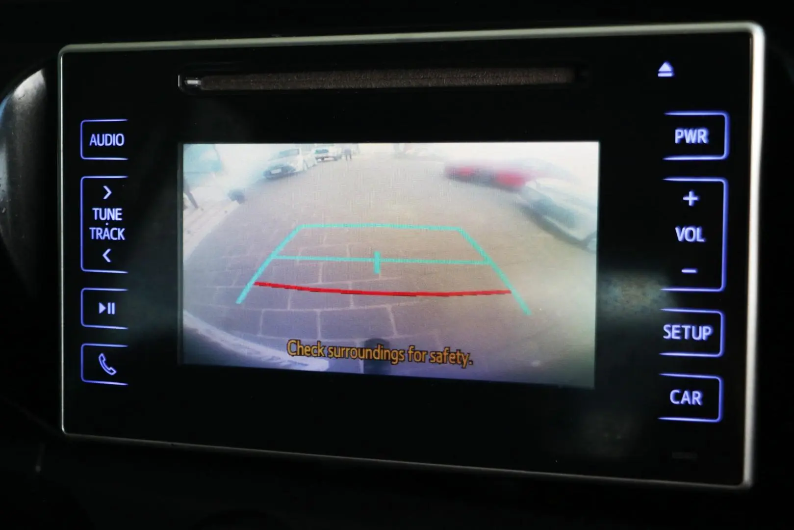 2016 Toyota Hilux Gallery Image 13