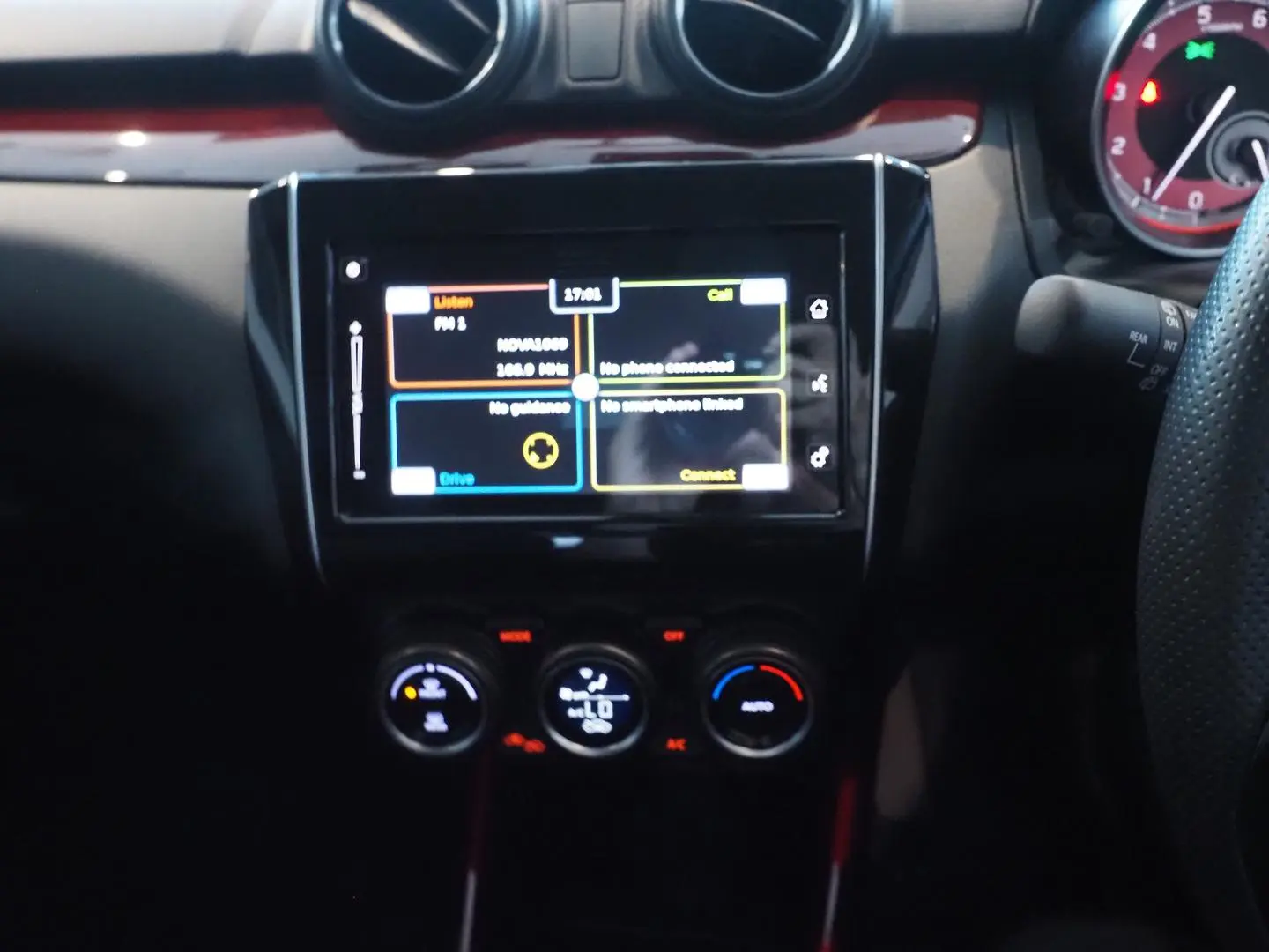 2020 Suzuki Swift Gallery Image 22