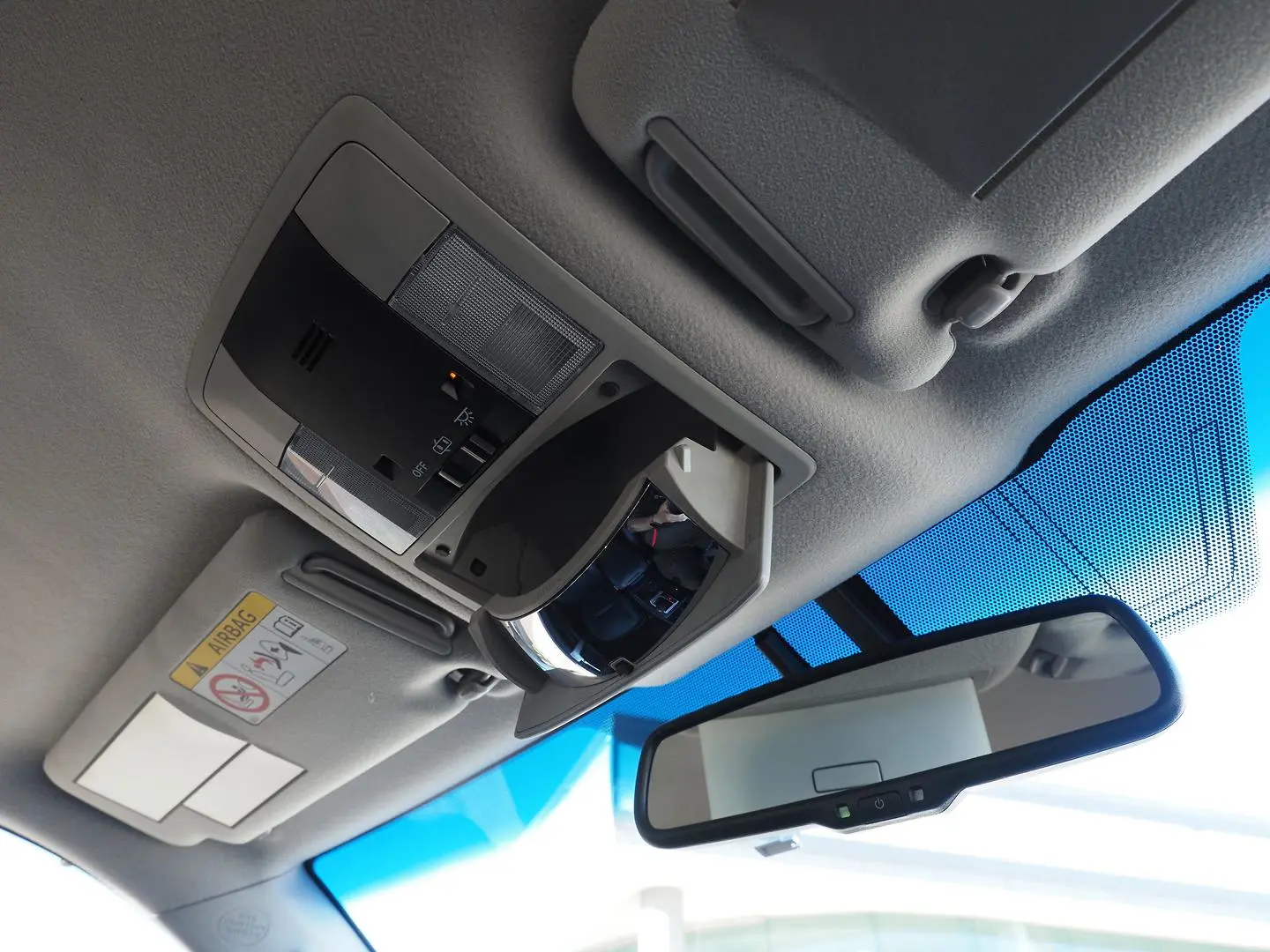 2017 Toyota Landcruiser Prado Gallery Image 35