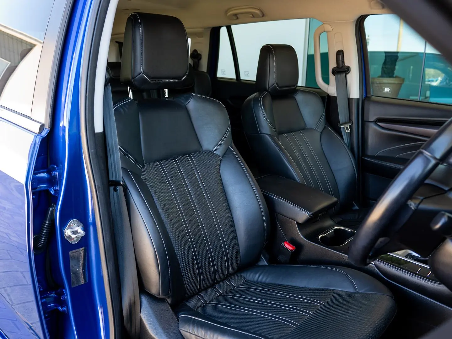 2023 Isuzu MU-X Gallery Image 11