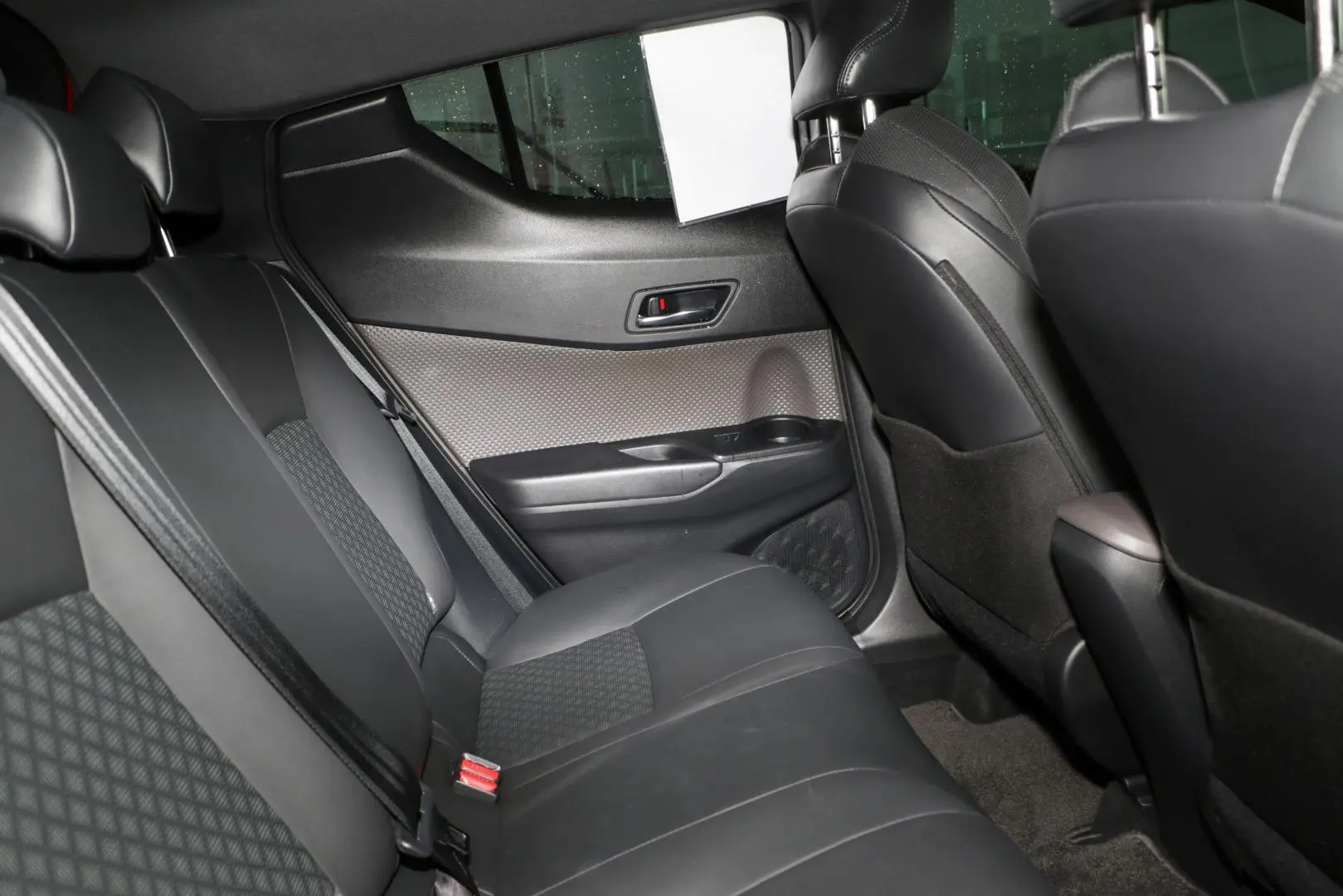 2021 Toyota C-HR Gallery Image 9