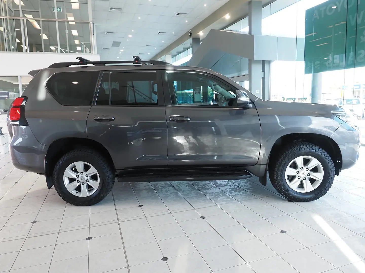 2020 Toyota Landcruiser Prado Gallery Image 7
