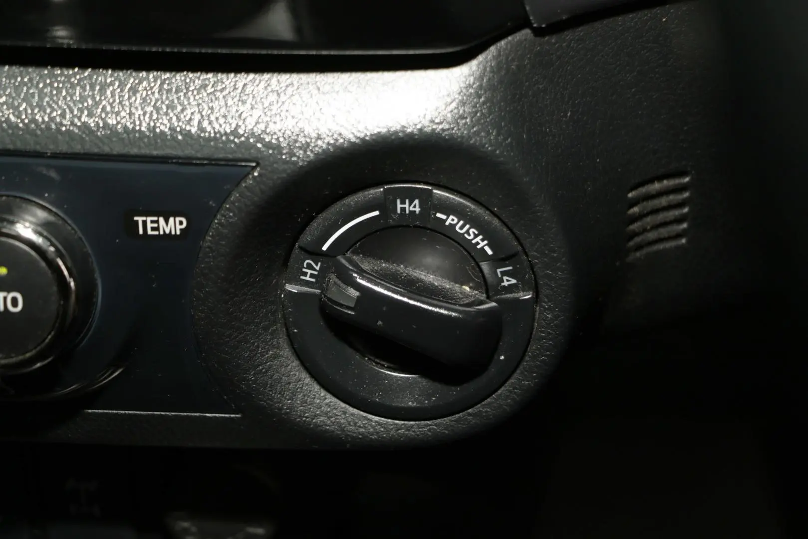 2018 Toyota Hilux Gallery Image 14