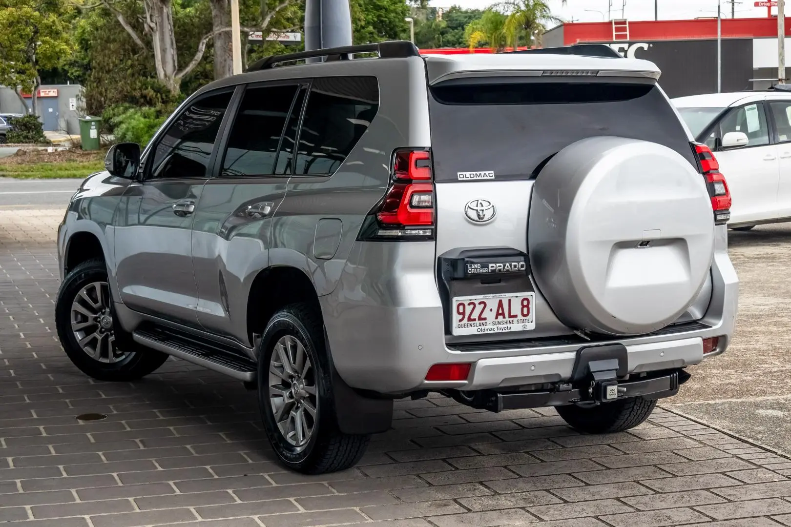 2020 Toyota Landcruiser Prado Gallery Image 2