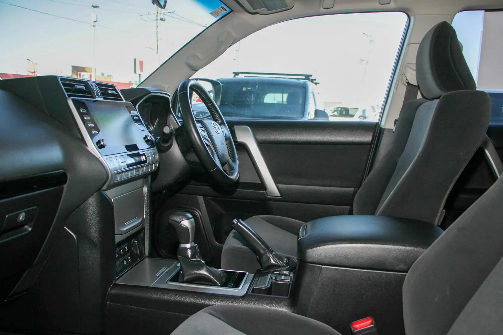 2023 Toyota Landcruiser Prado Gallery Image 10