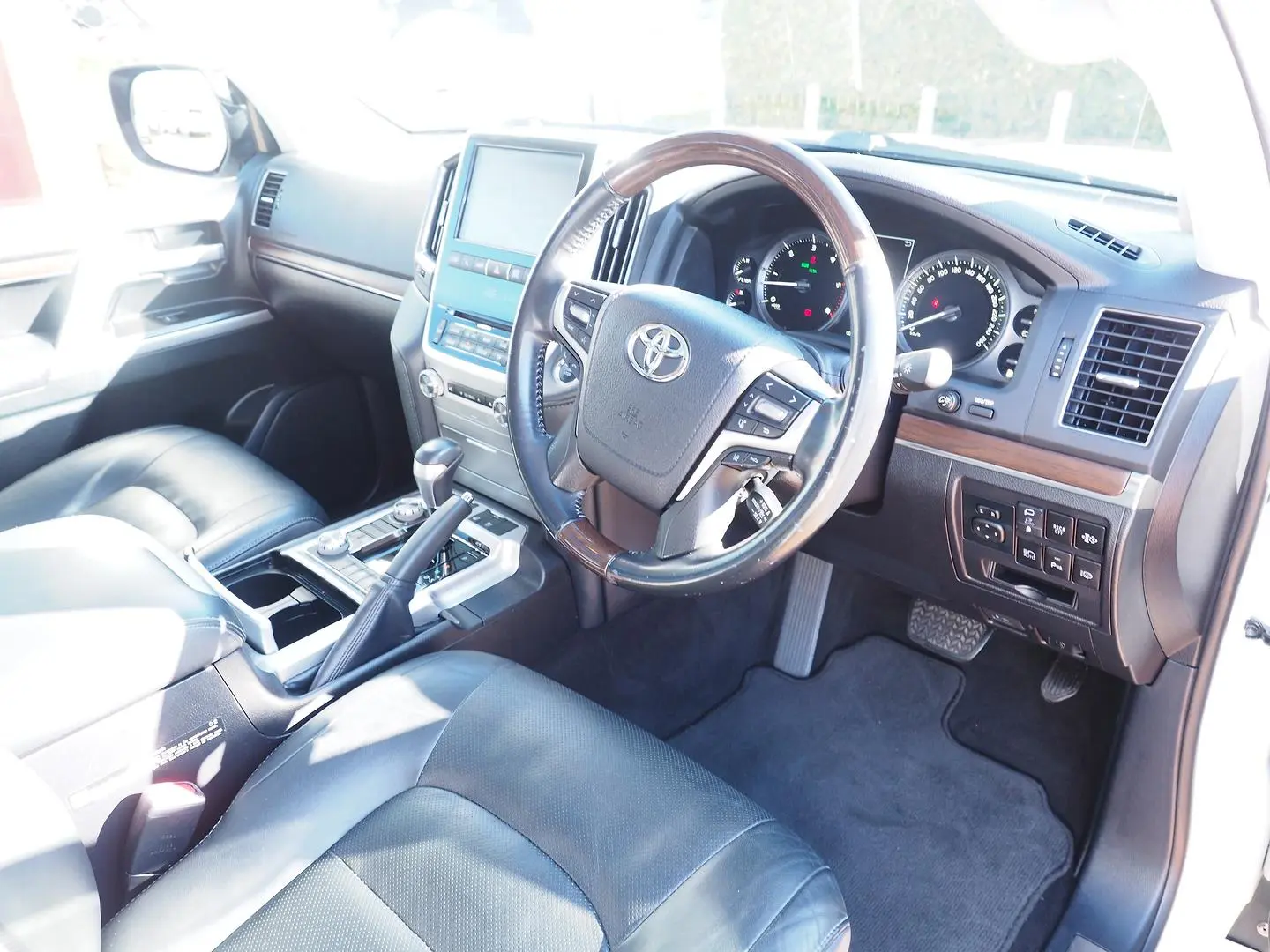 2019 Toyota Landcruiser Gallery Image 4